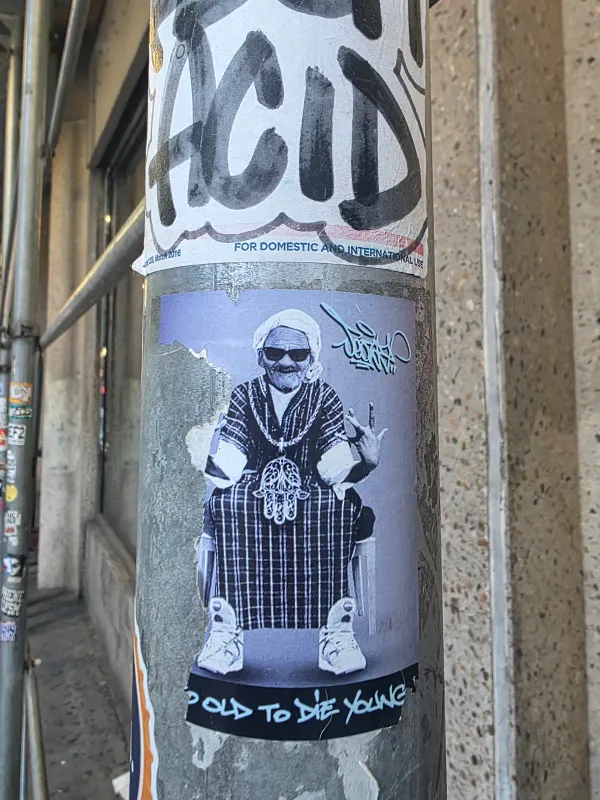 Too Old to Die Young 원본 사진